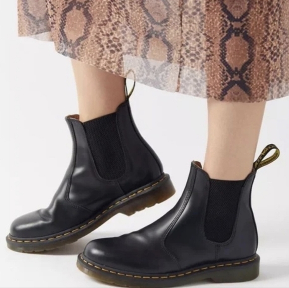 Dr. Martens Women's Black 2976 Nappa Leather Chelsea Boots - NWOB - Size 7 - Picture 1 of 16